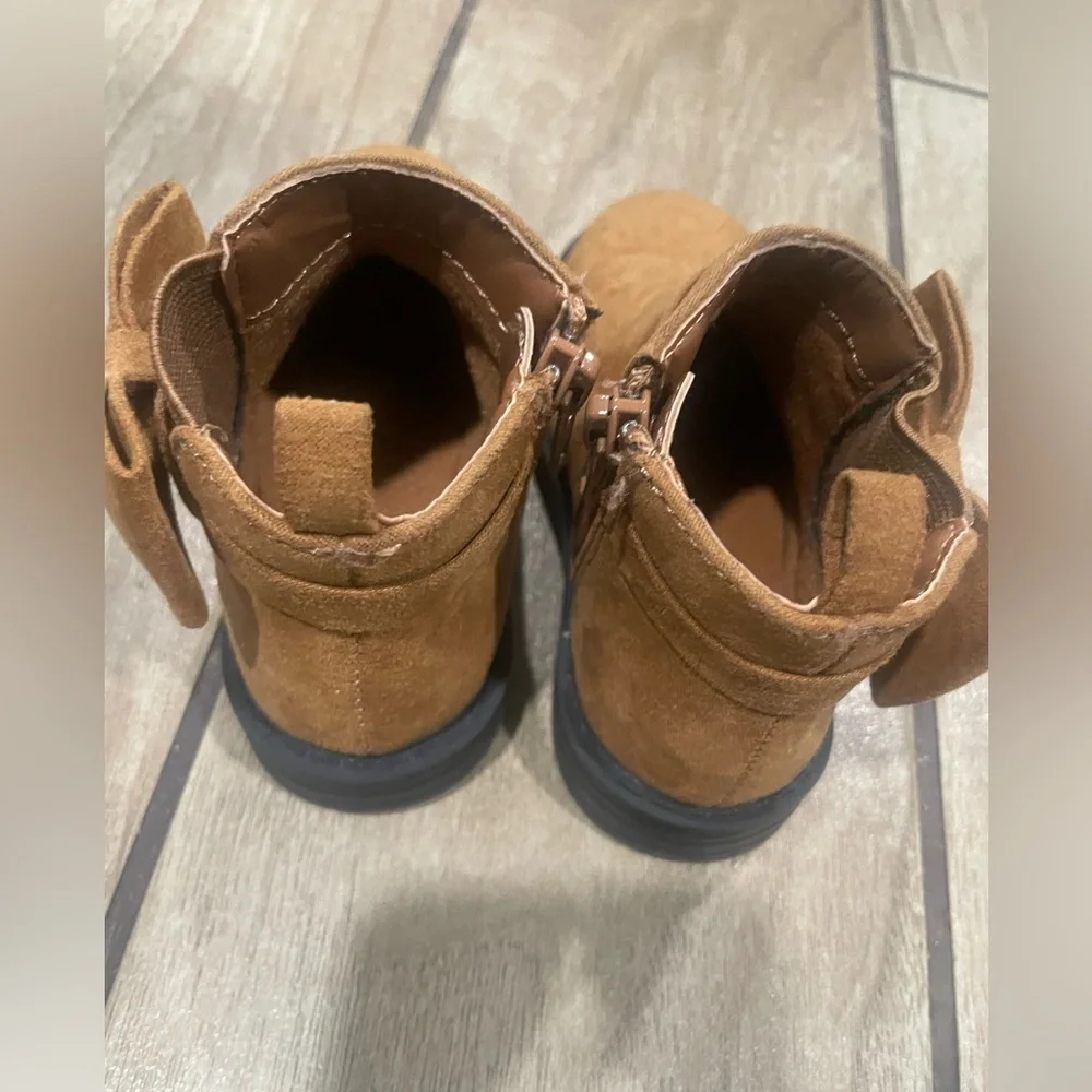 Toddler girls Brown Gap Boots used good condition size 7